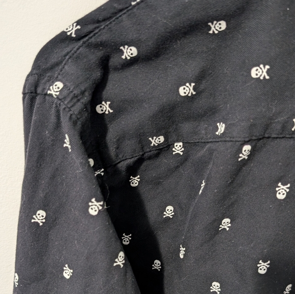 Joe Fresh Skull Print Dress Shirt - US M - Picture 13 of 14